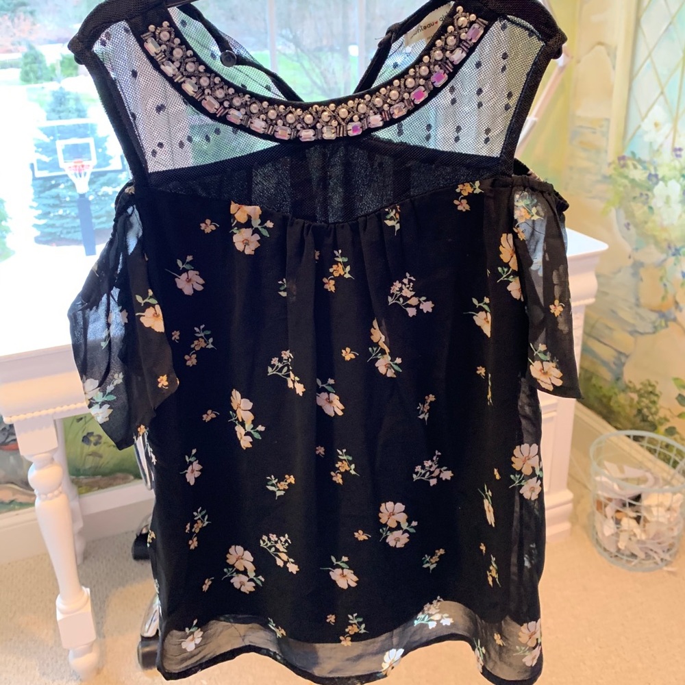 monteau girl cold shoulder flower print shirt